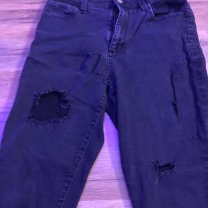 black ripped skinny jeans